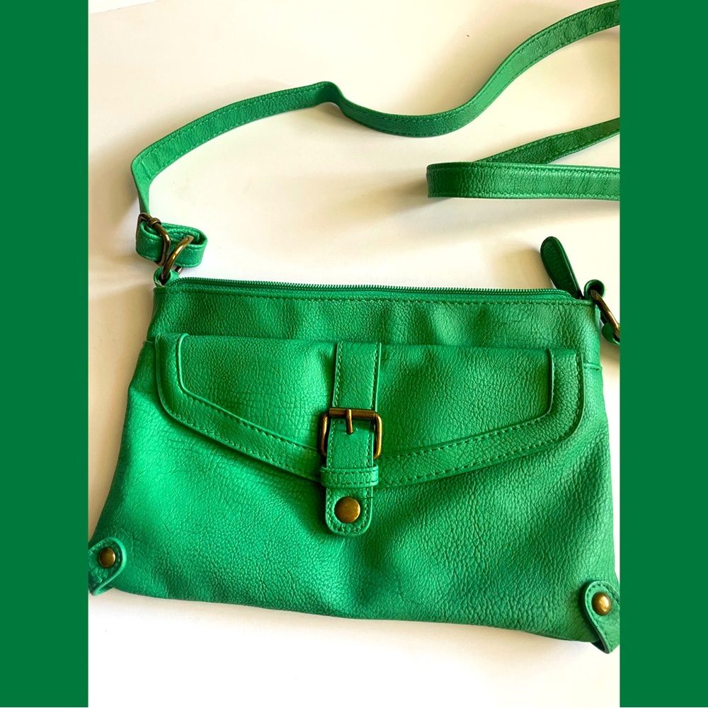 Green vegan pebbled leather shoulder bag/purse